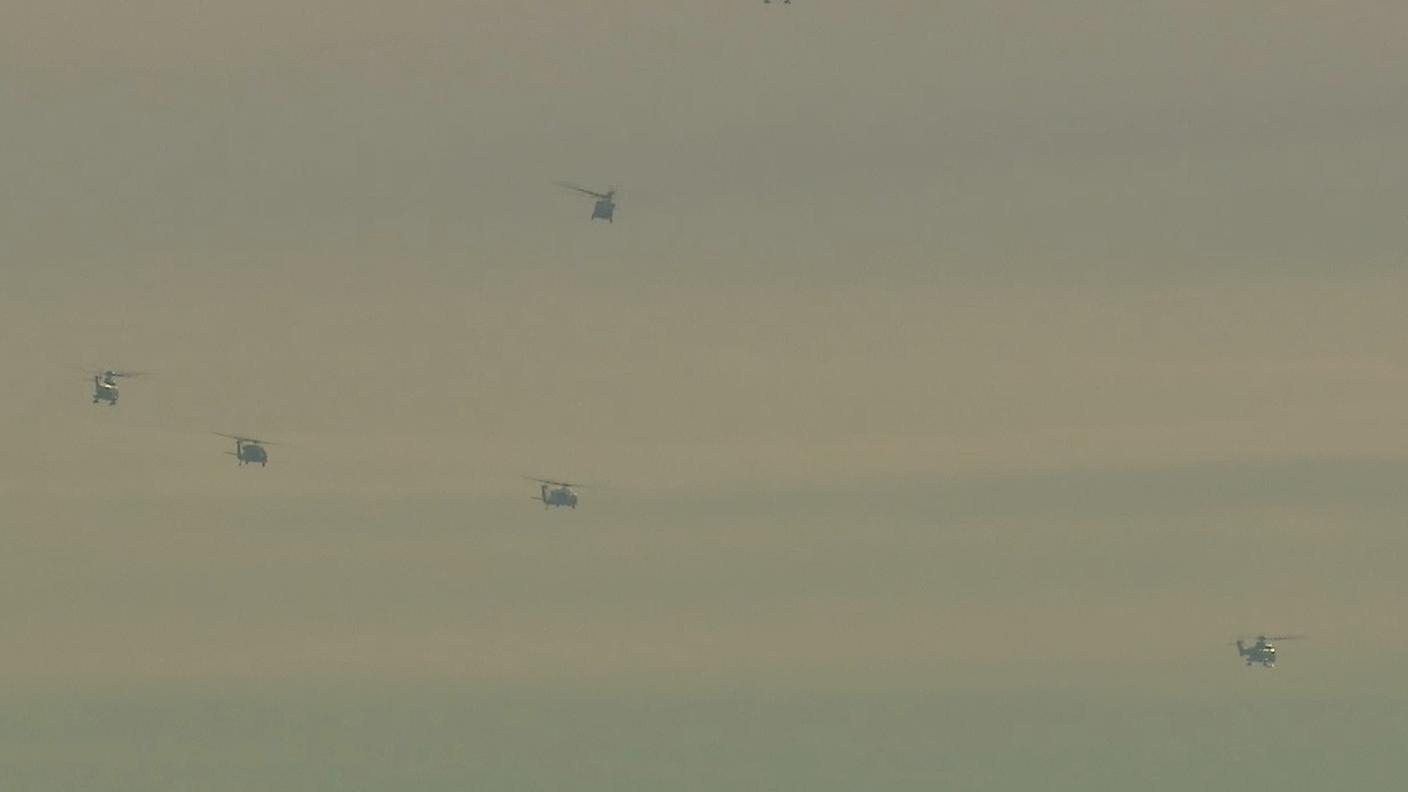 Il convoglio aereo in volo verso Davos
