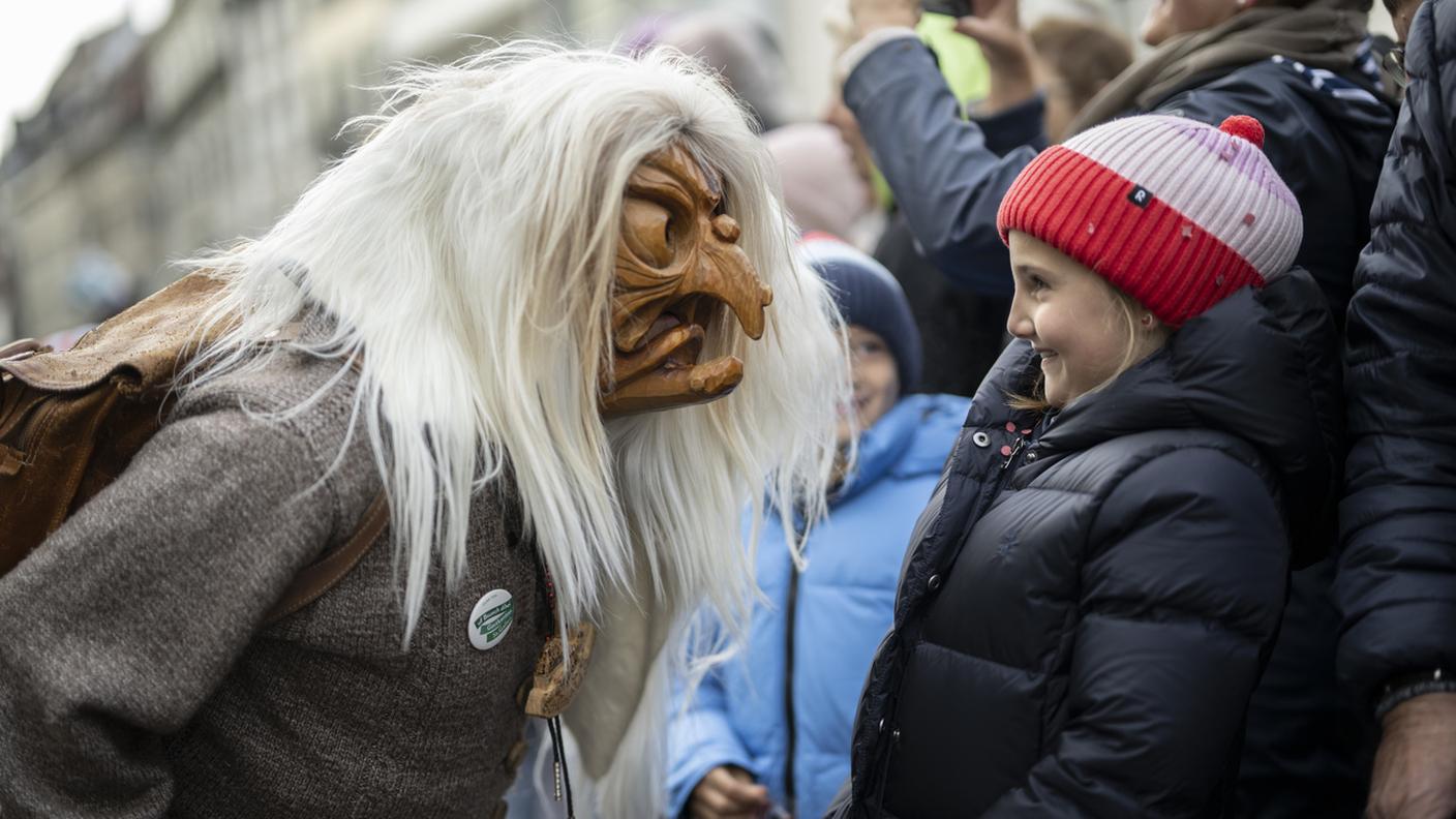 Alla sfilata anche questa maschera del carnevale di Sargans