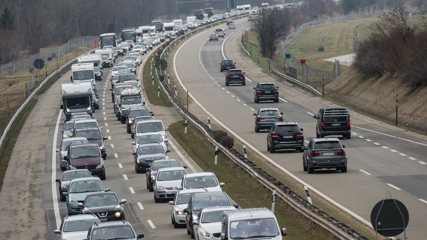 Al S. Gottardo le code potrebbero durare fino a tarda notte