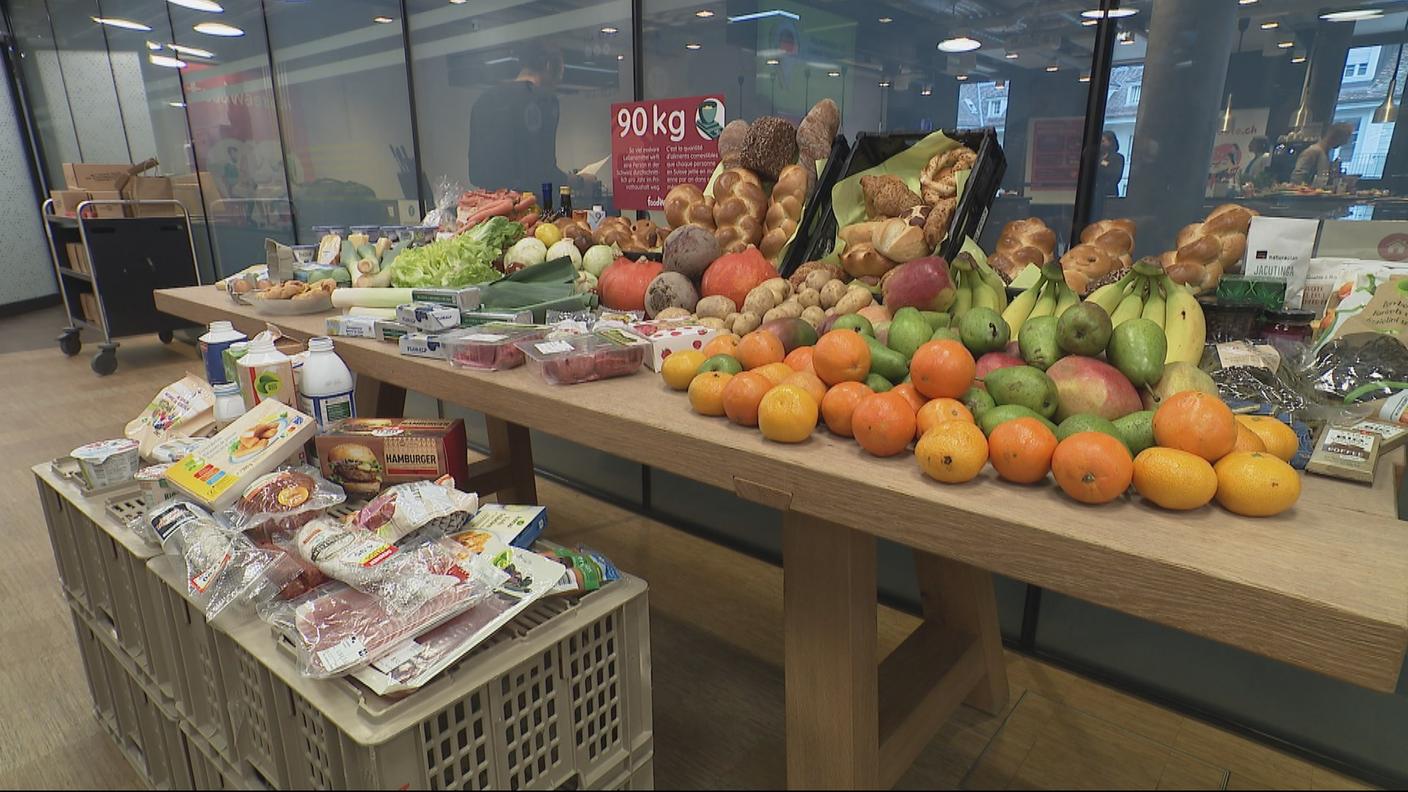 Il cibo che mediamente una persona in Svizzera getta ogni anno