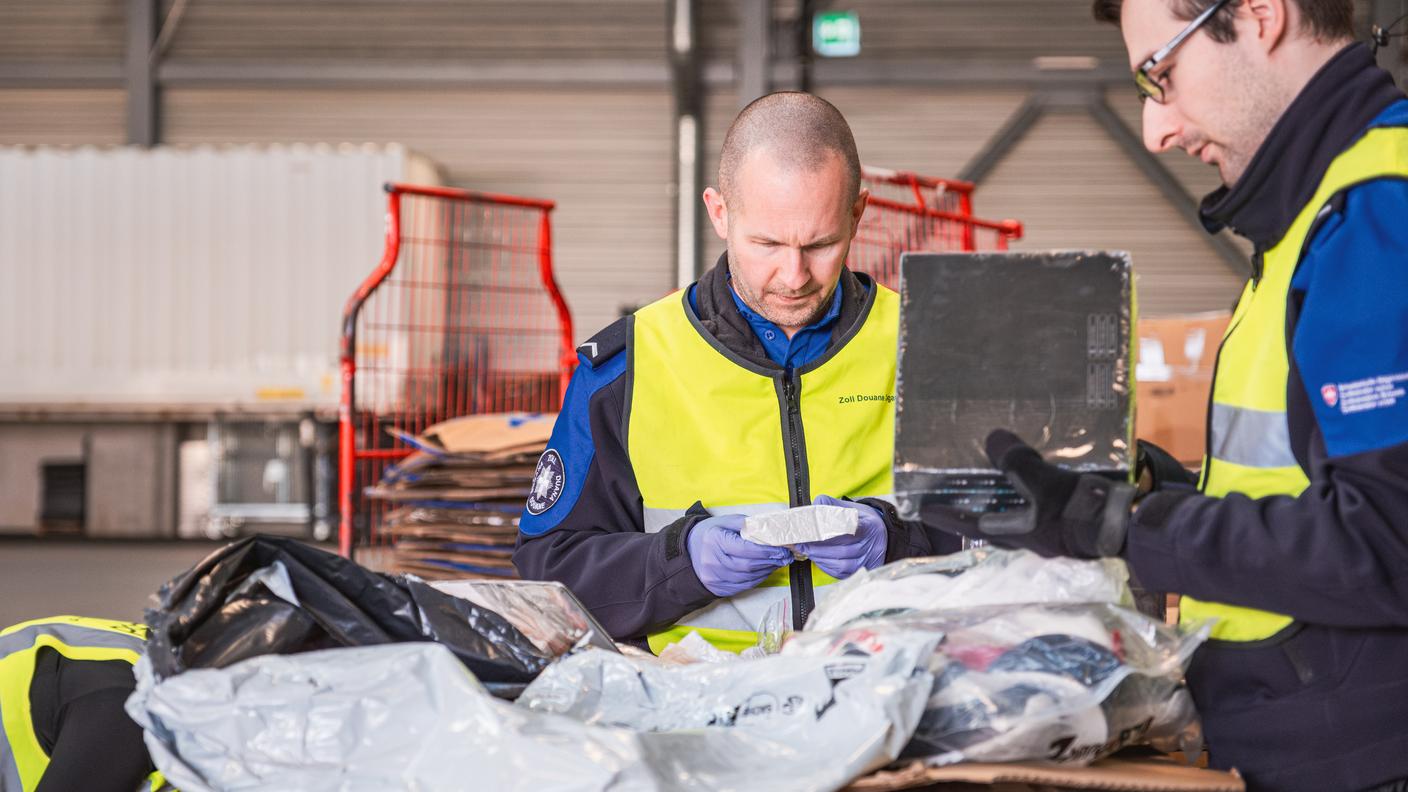 Controllo mirato nel commercio online, oltre 700 sequestri