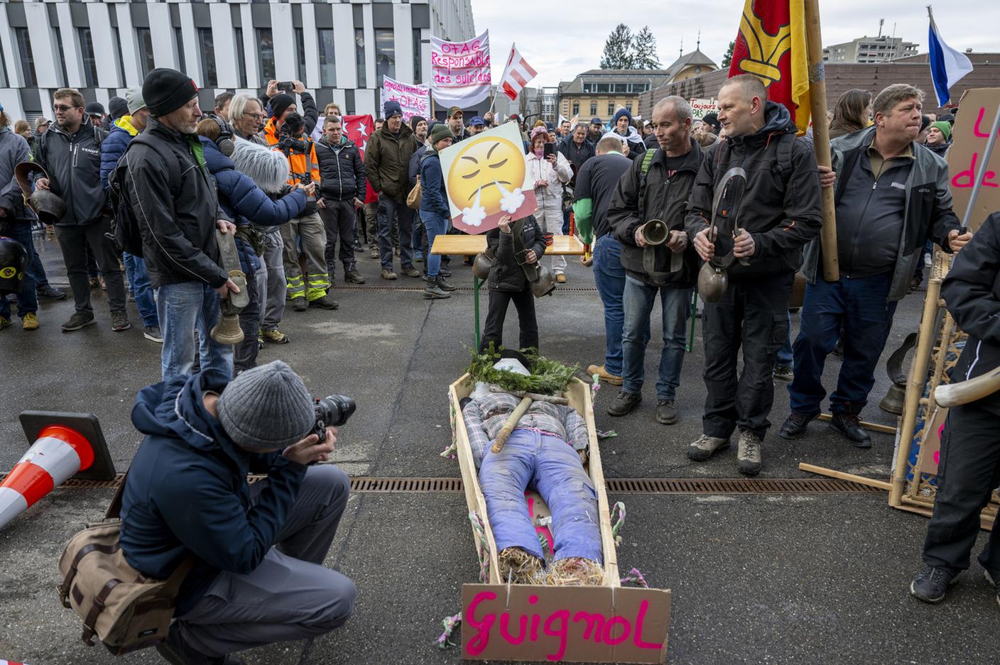 Alla protesta un migliaio di persone