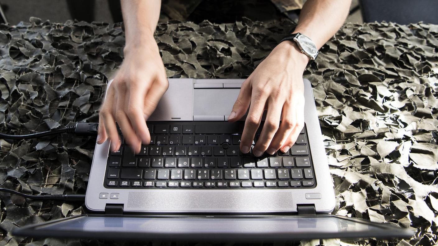 Le giovani reclute impegnate nel corso speciale di cyberdifesa dell'esercito svizzero