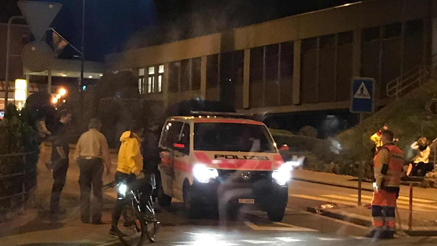 Agenti in azione nell'area della stazione