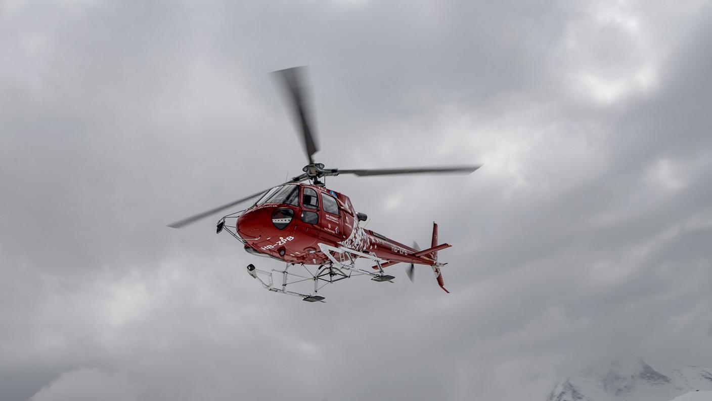 L'elicottero di Air Zermatt è intervenuto in pochi minuti in soccorso dei malcapitati