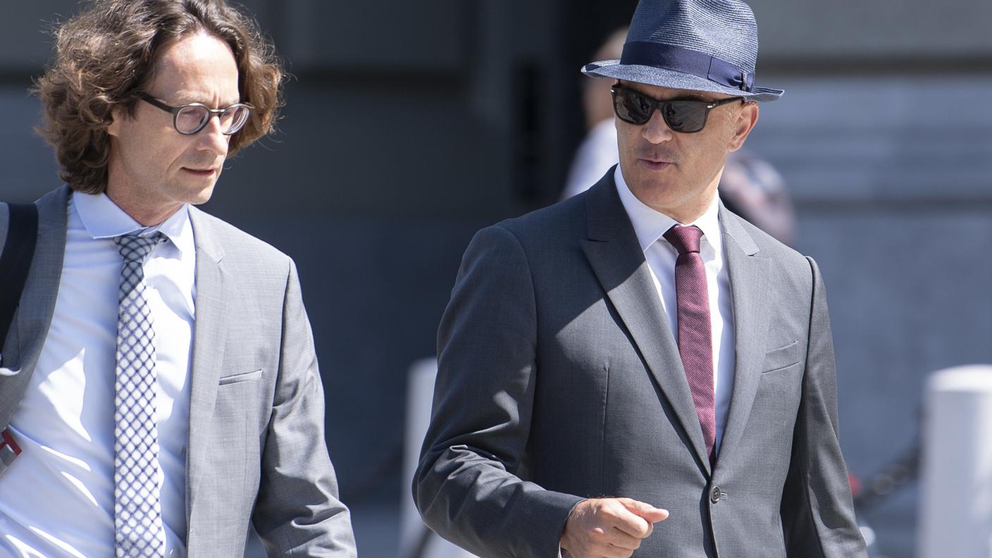Peter Lauener, a sinistra, nel 2021 insieme ad Alain Berset