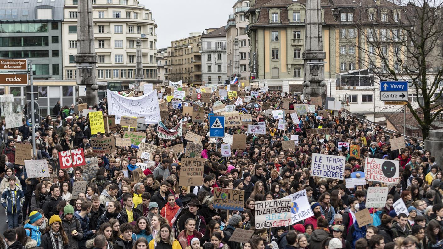 La manifestazione degli studenti a Losanna