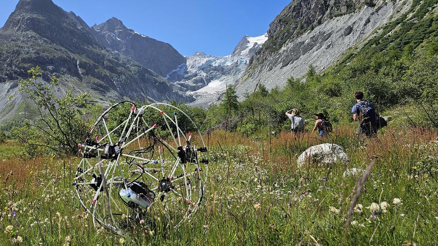 GOAT è costruito con materiali economici e dotato di ruote prive di motore