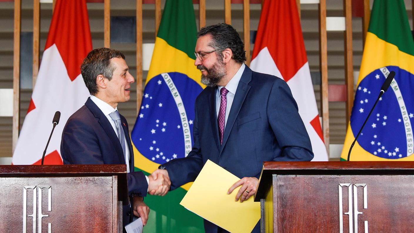 Ignazio Cassis con il suo omologo brasiliano Ernesto Araújo