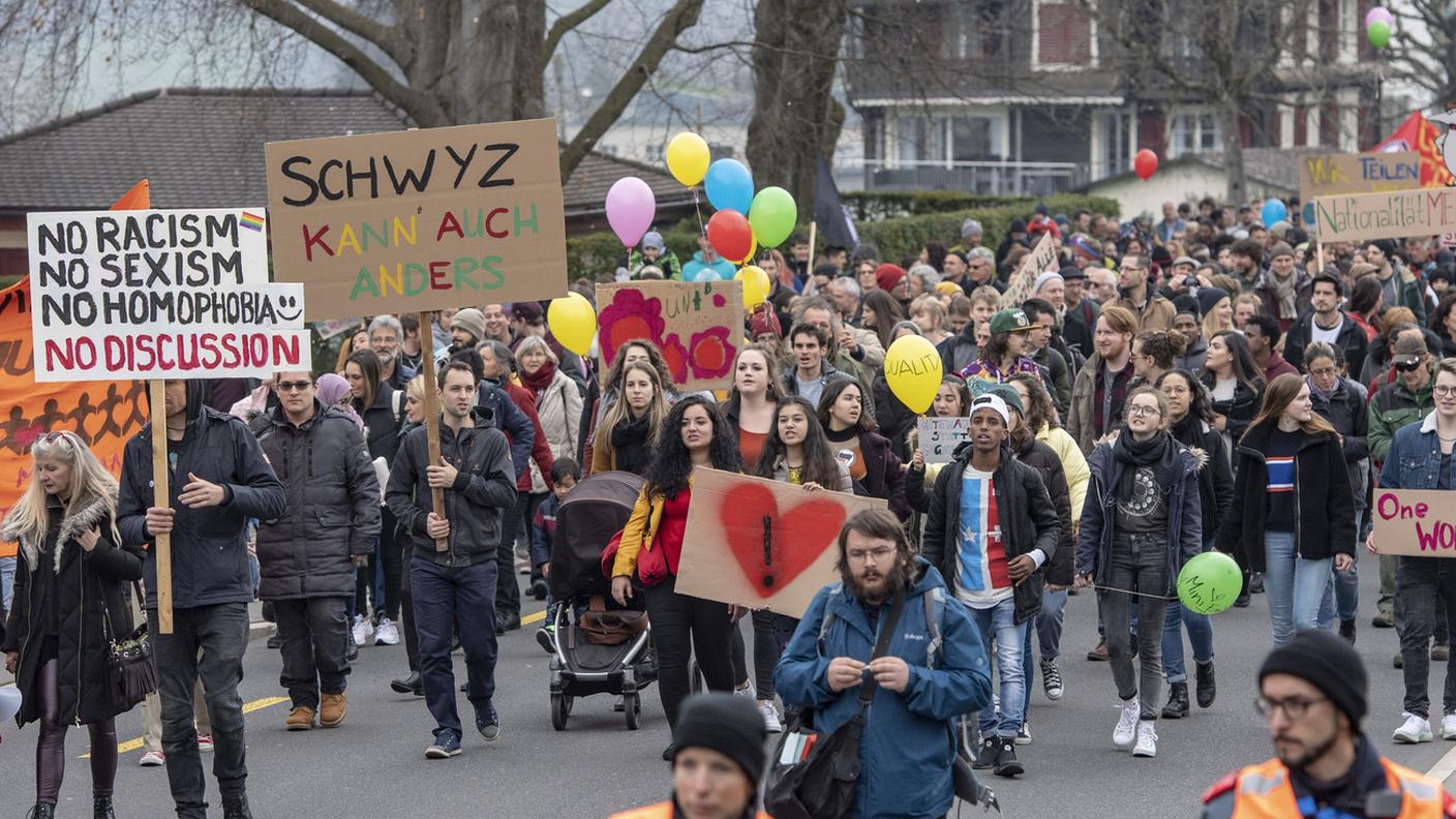 In piazza contro il razzismo a Svitto