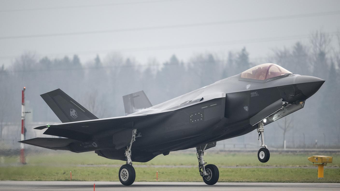Un F-35 all'aerodromo militare di Emmen