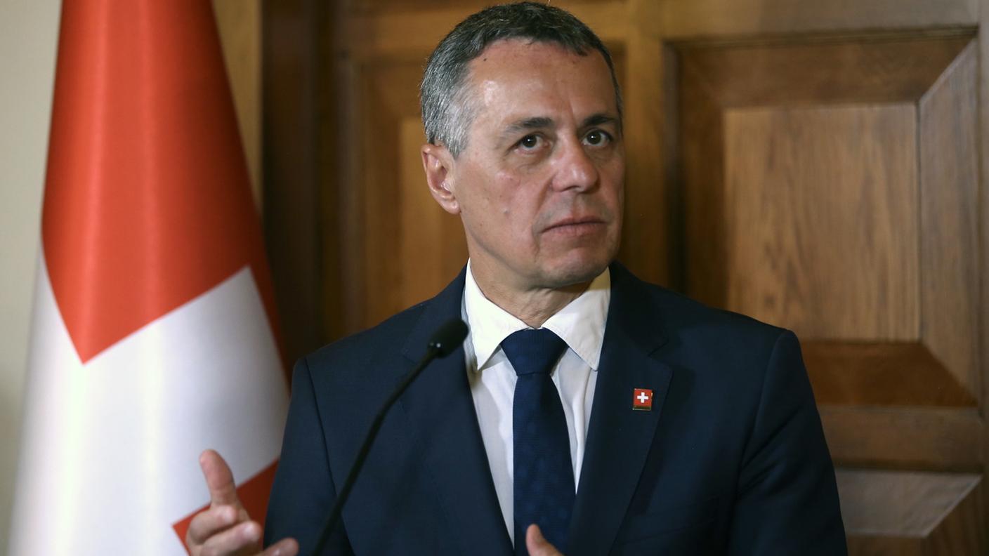 Dopo le polemiche, il consigliere federale ha deciso di tagliare la testa al toro
