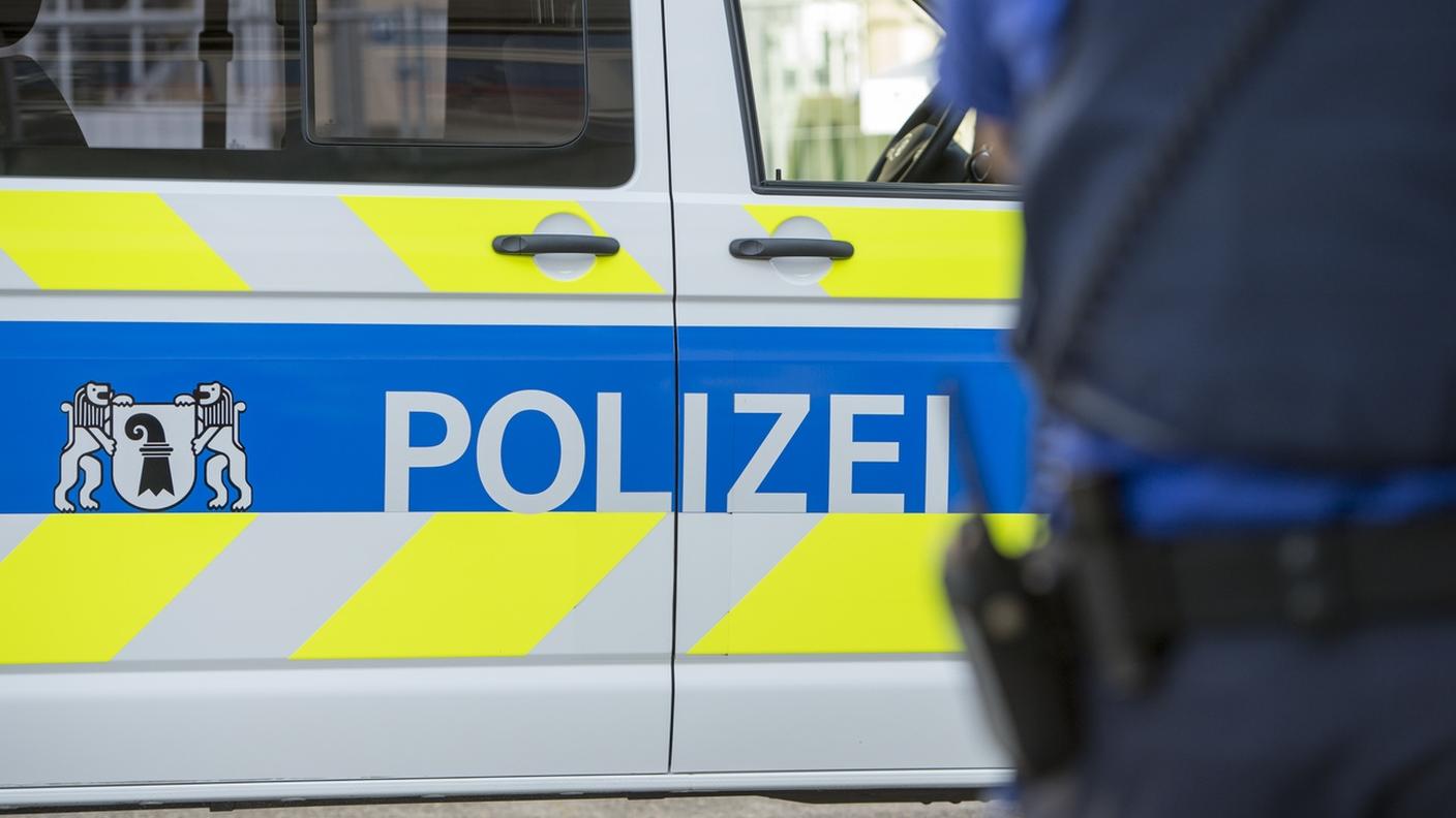 La polizia di Basilea Città ha fermato due sospetti subito dopo il fatto di sangue
