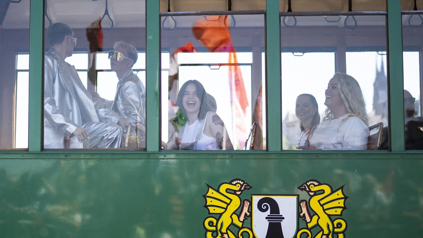 Un giretto in tram per la delegazione musicale dell'Islanda
