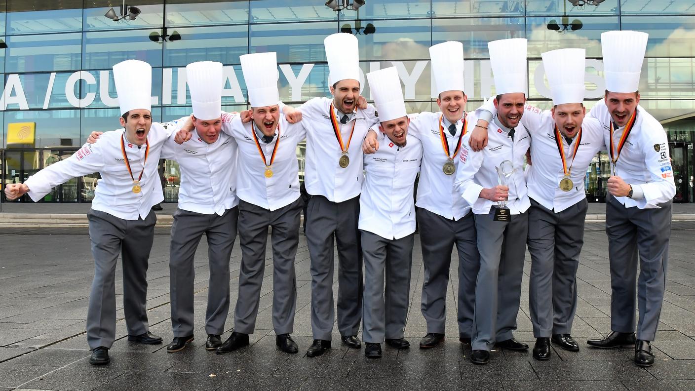 Lo Swiss Armed Forces Culinary Team che ha vinto oro e bronzo a Stoccarda