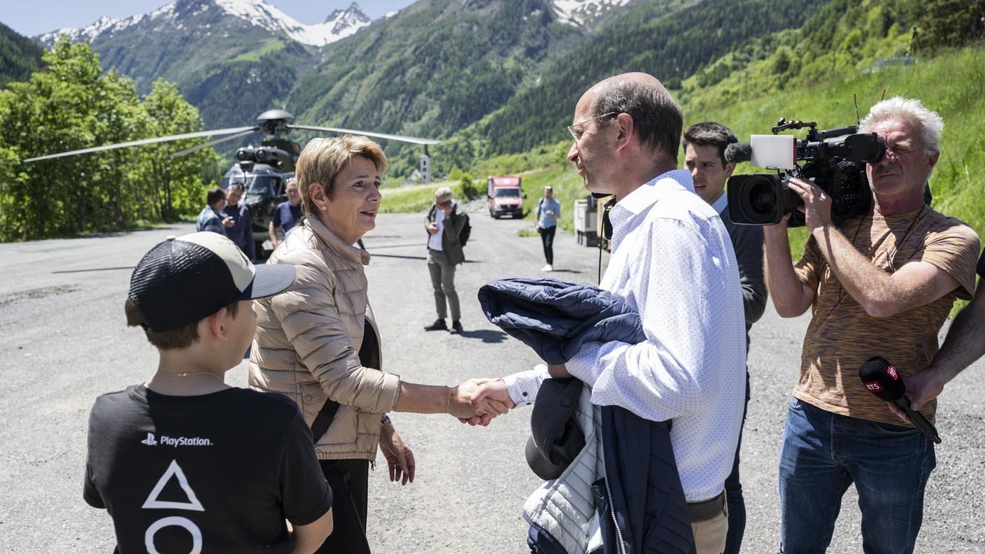 La presidente Karin Keller-Sutter ricevuta dal consigliere agli Stati vallesano Beat Rieder