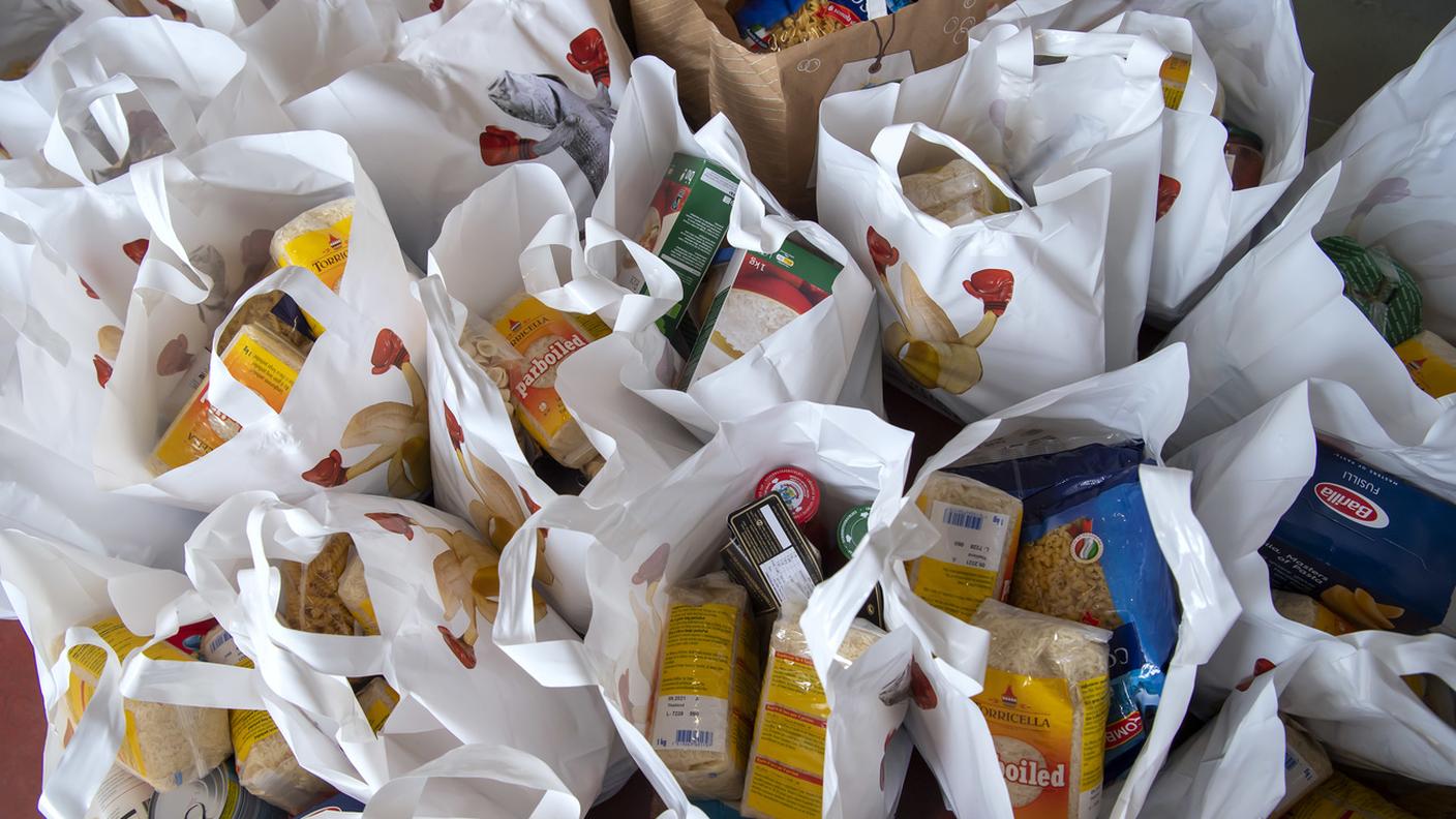 Distribuiti pacchi del valore di una ventina di franchi