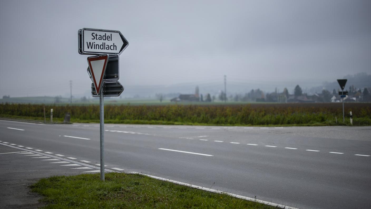 Il progetto per un deposito di scorie radioattive nei dintorni di Stadel divide le opinioni dei residenti in Svizzera e di quelli in Germania