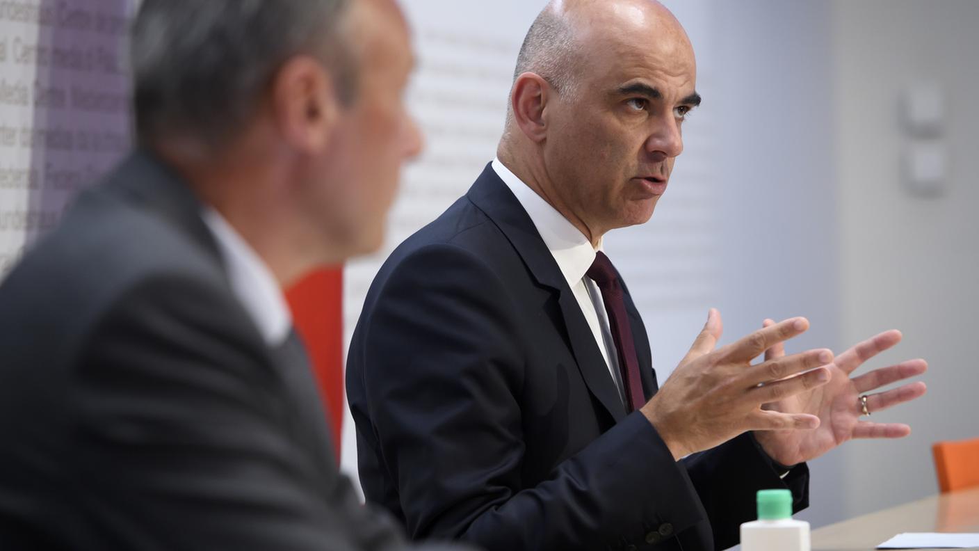 Il Consiglio Federale è favorevole a un congedo pagato di due settimane per i neopapà