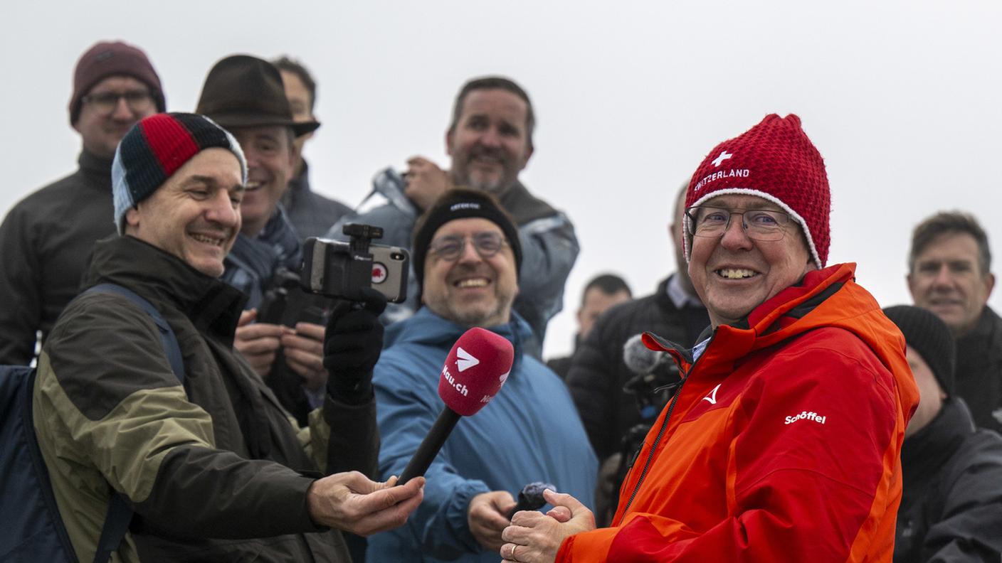 Il ministro dell’energia Albert Rösti ha incontrato i media sul Moléson