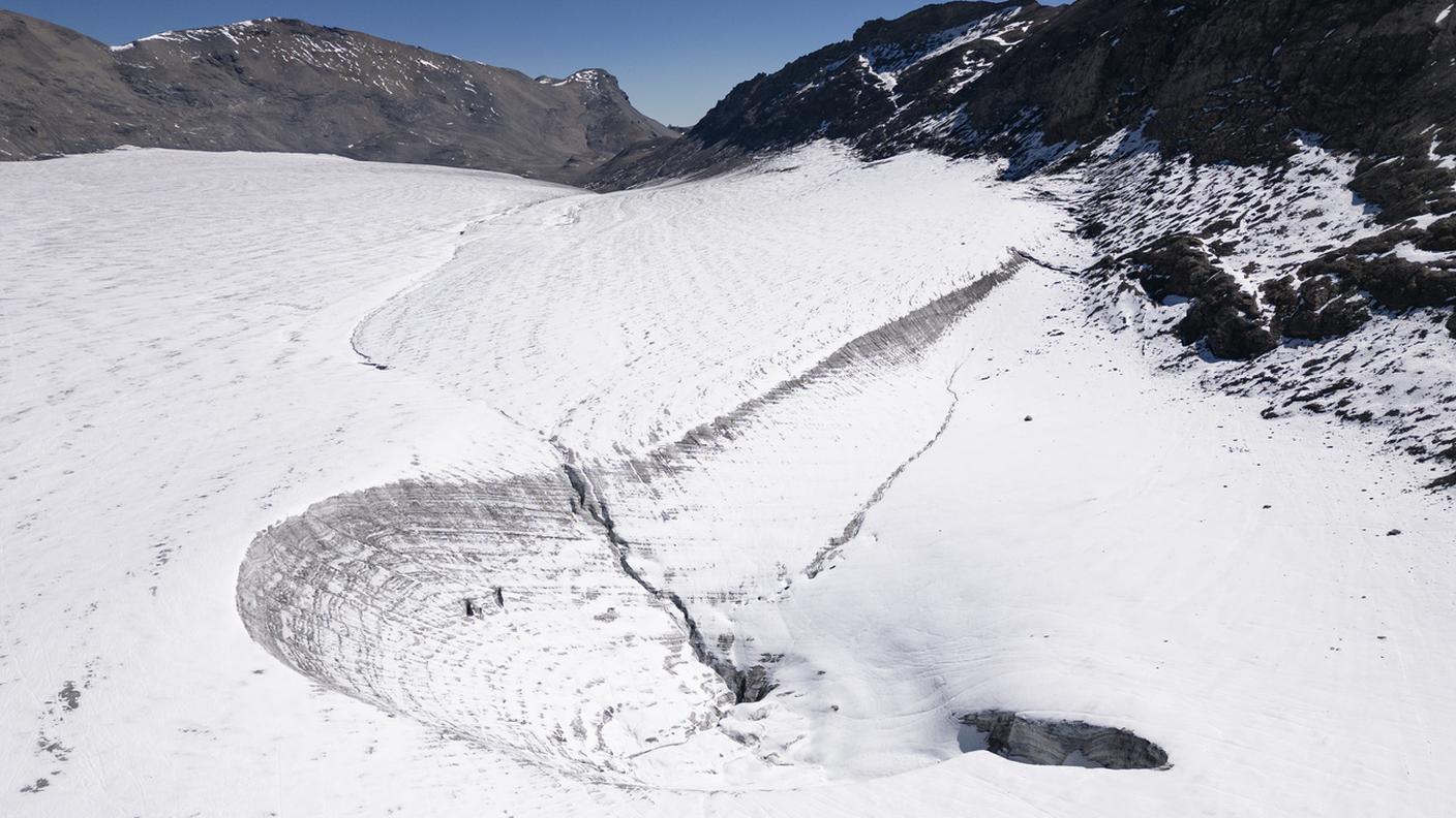 Lo scioglimento del ghiacciaio della Plaine Morte genera dei laghi come quello des Faverges che si svuota naturalmente
