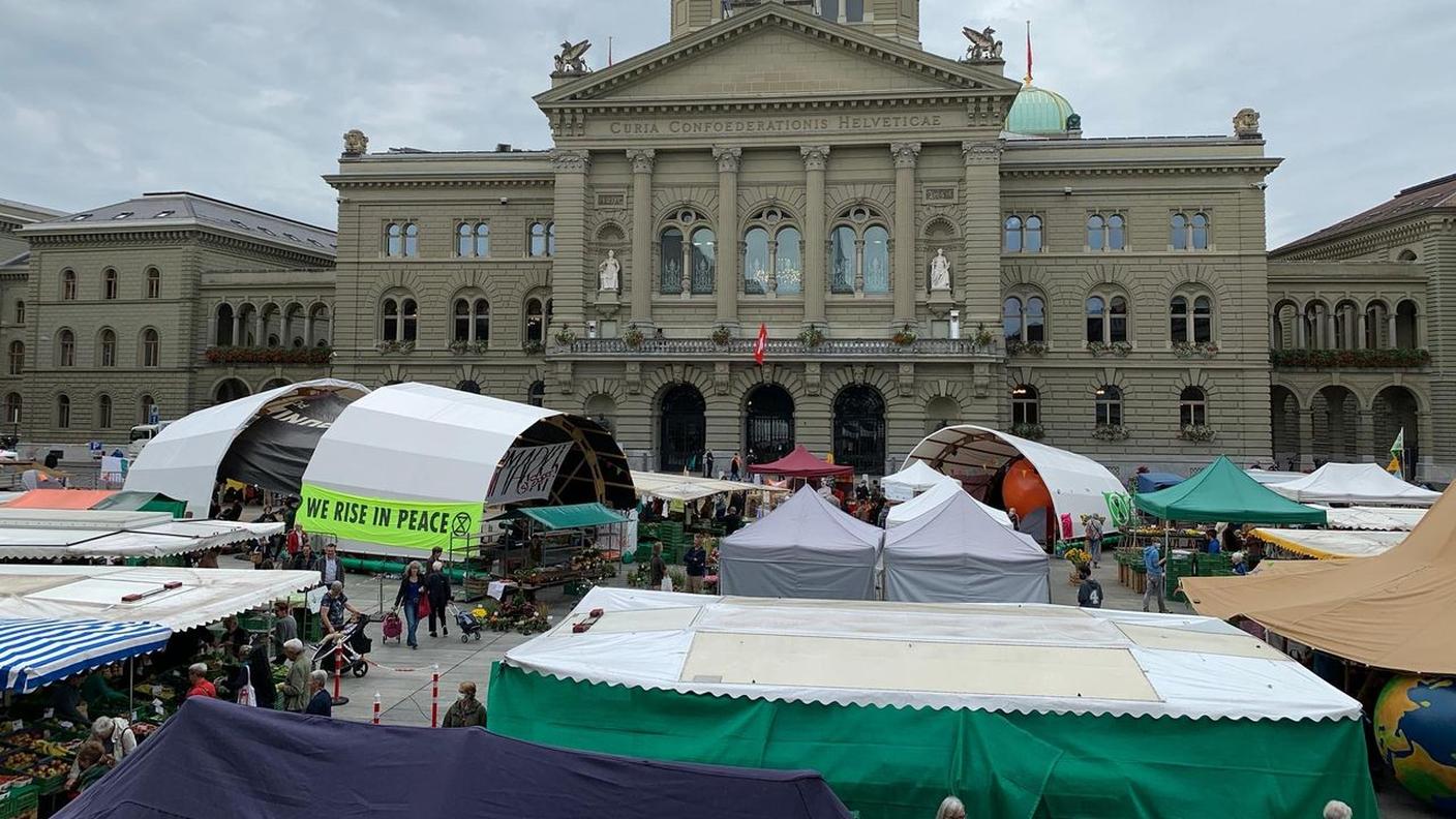Piazza federale martedì mattina