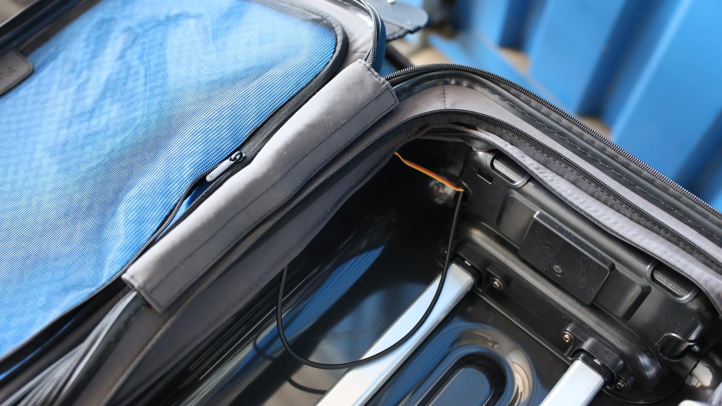 Le cosiddette valigie smart con powerbank integrato sono vietate