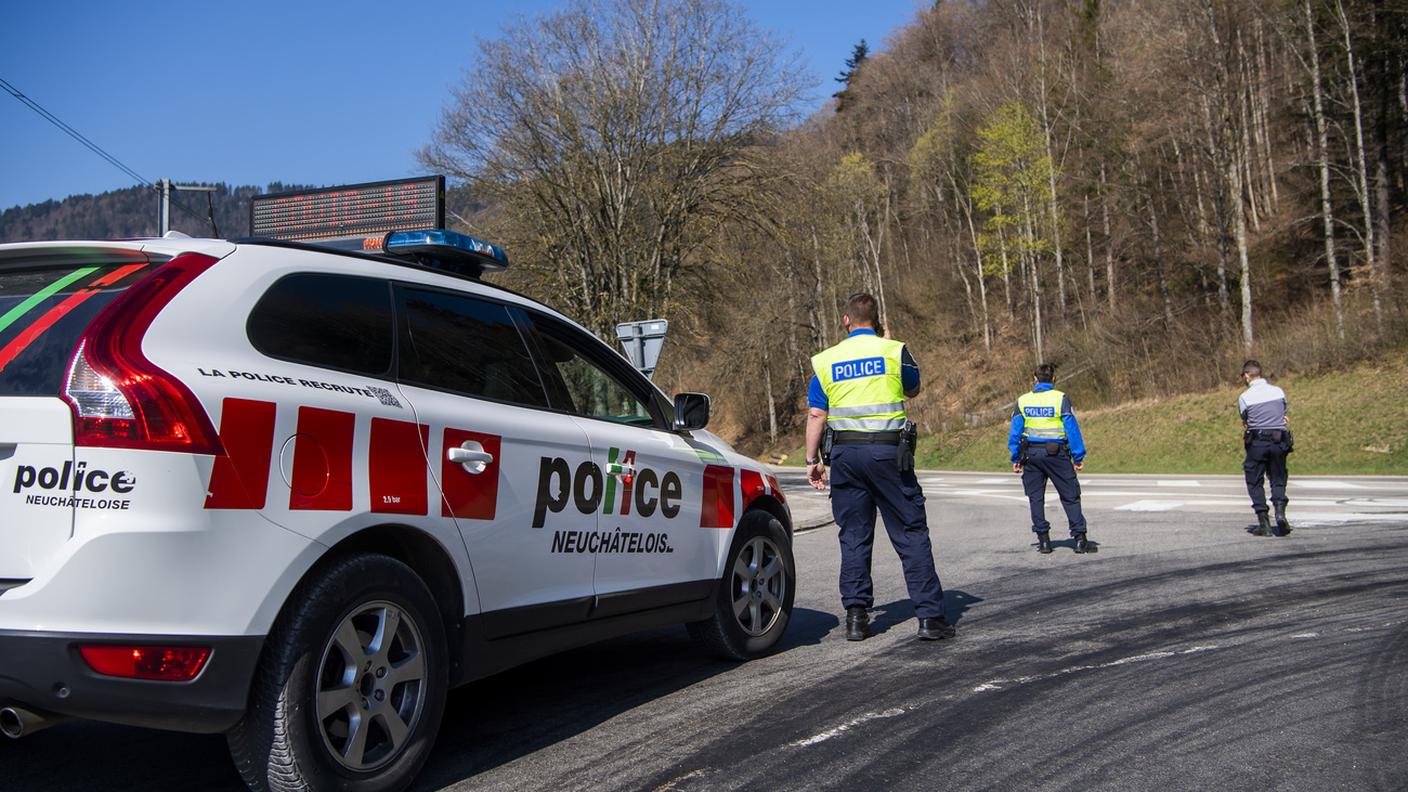 La polizia neocastellana ha bloccato le strade adiacenti la zona dove è avvenuto il fatto di sangue