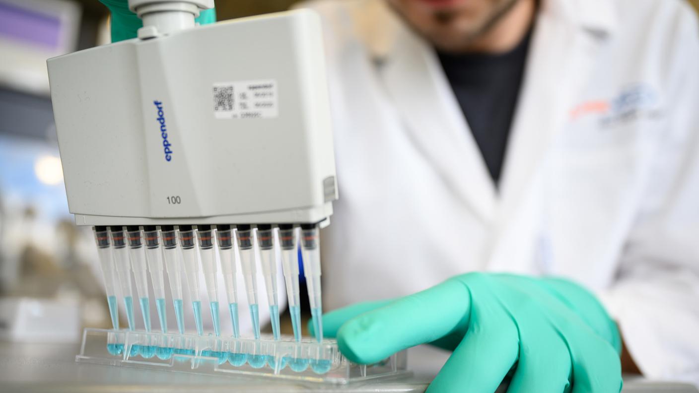 Due contratti firmati e una prenotazione con Pfizer