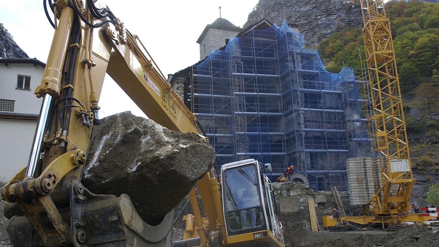 Lavori di ricostruzione di Gondo a poco meno di due anni dalla catastrofe
