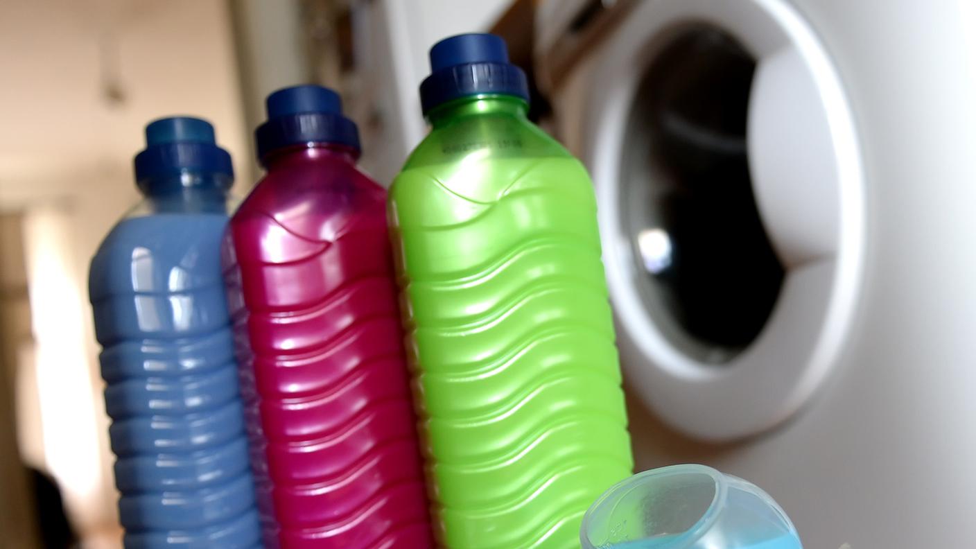 Detersivi con microplastiche sotto osservazione