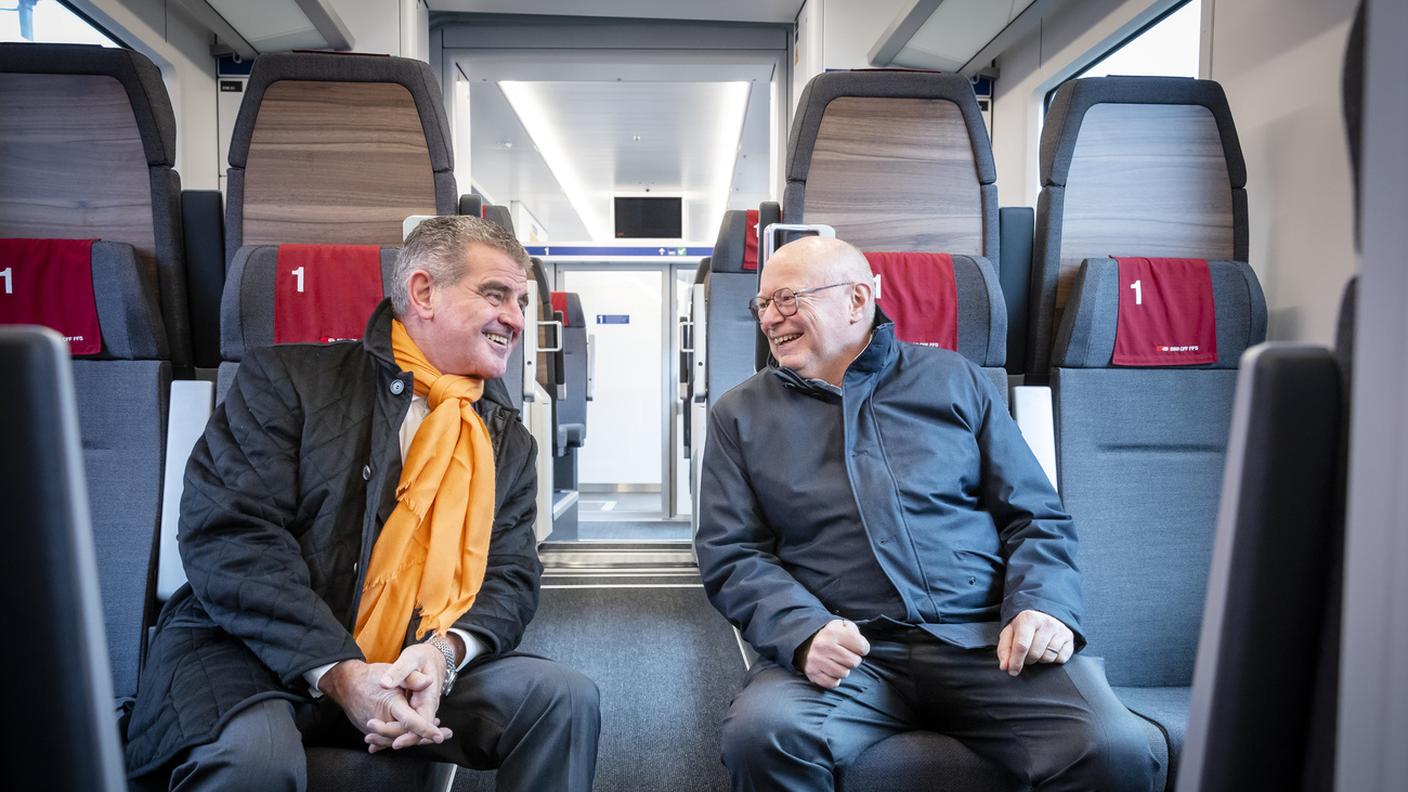 I due CEO: a sinistra quello di Stadler Rail Peter Spuhller, a destro quello di FFS, Vincent Ducrot