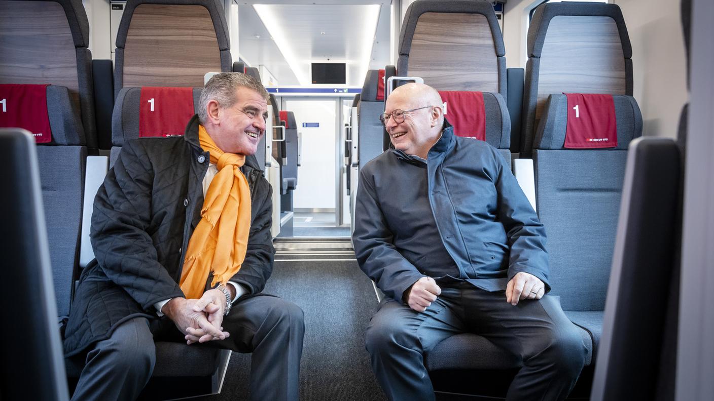 Non è tempo di sorrisi fra Peter Spuhler della Stadler e il CEO delle FFS Vincent Ducrot
