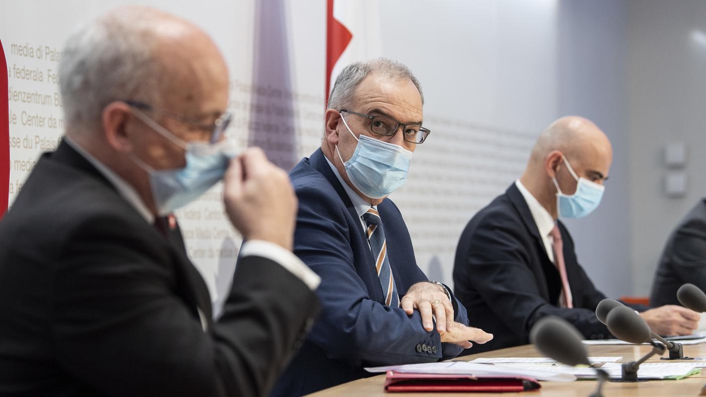 Maurer, Parmelin e Berset, in un momento della conferenza stampa odierna del Consiglio federale