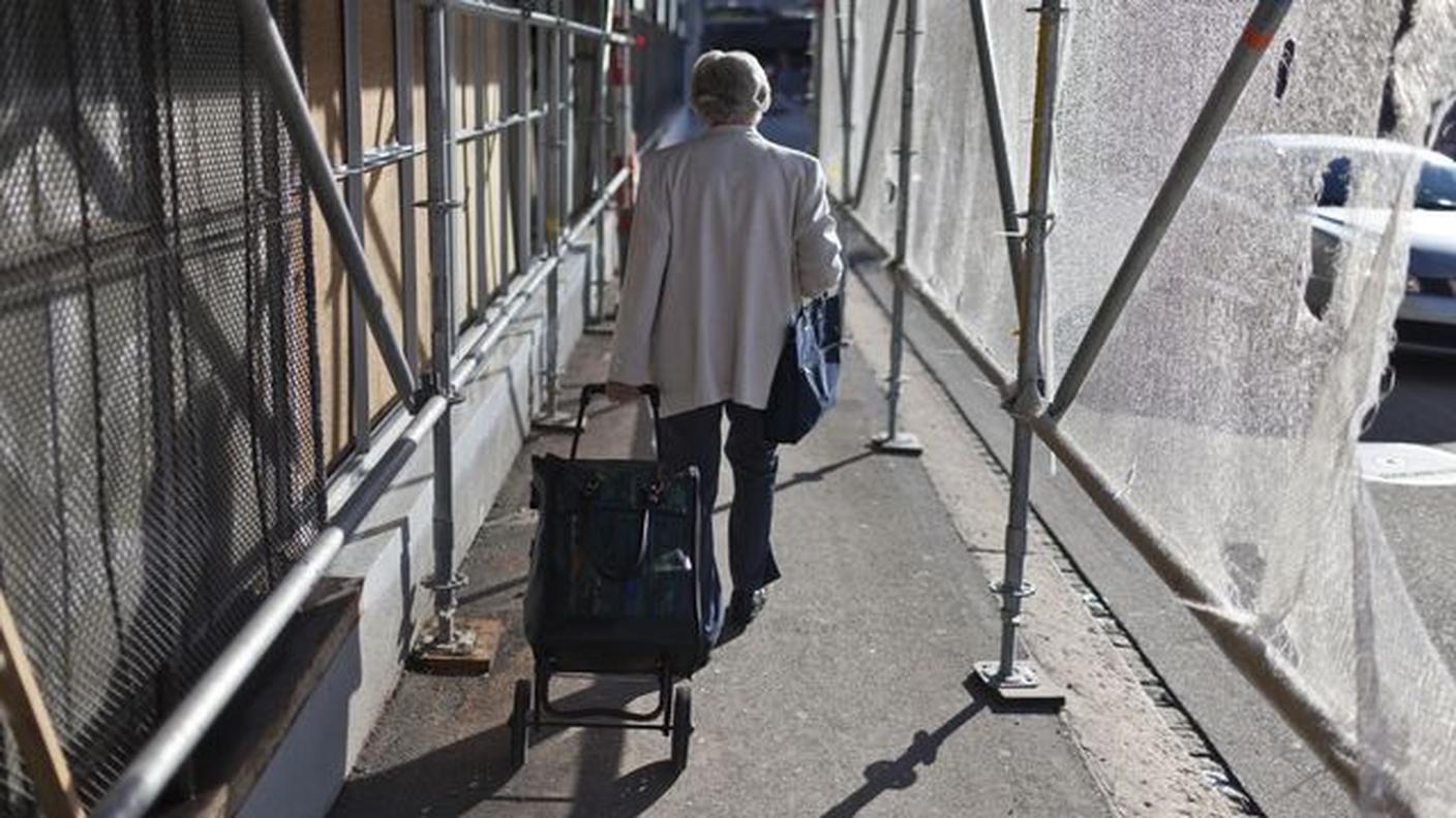 L'innalzamento da 64 a 65 anni dell'età pensionabile per le donne rientra nel progetto di riforma dell'AVS e consentirà di sgravare l'assicurazione di 1,4 miliardi nel 2030.