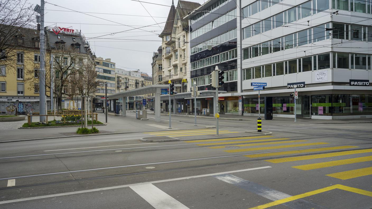 Le immagini sono apparse in piazza Stauffacher a Zurigo