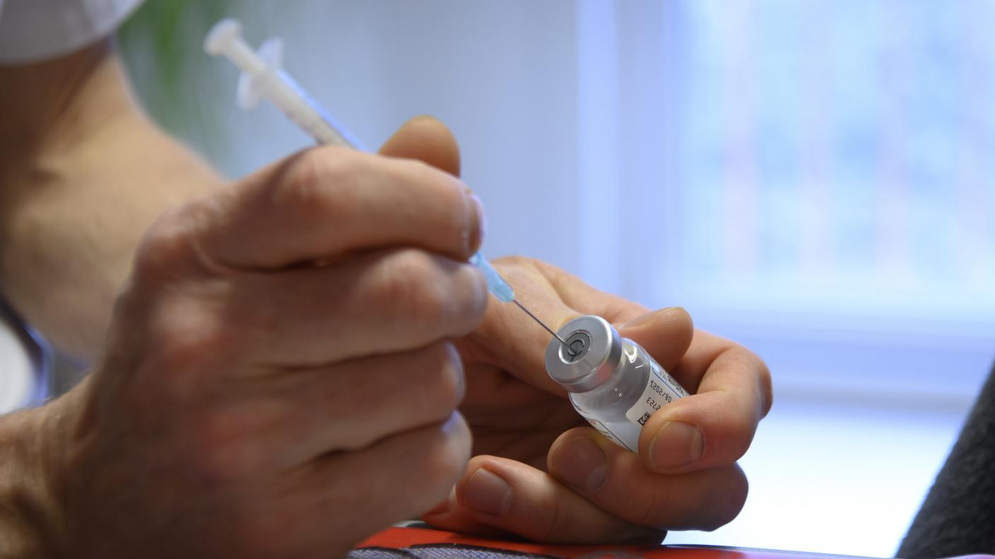 Le farmacie svizzere propongono un passaporto vaccinale