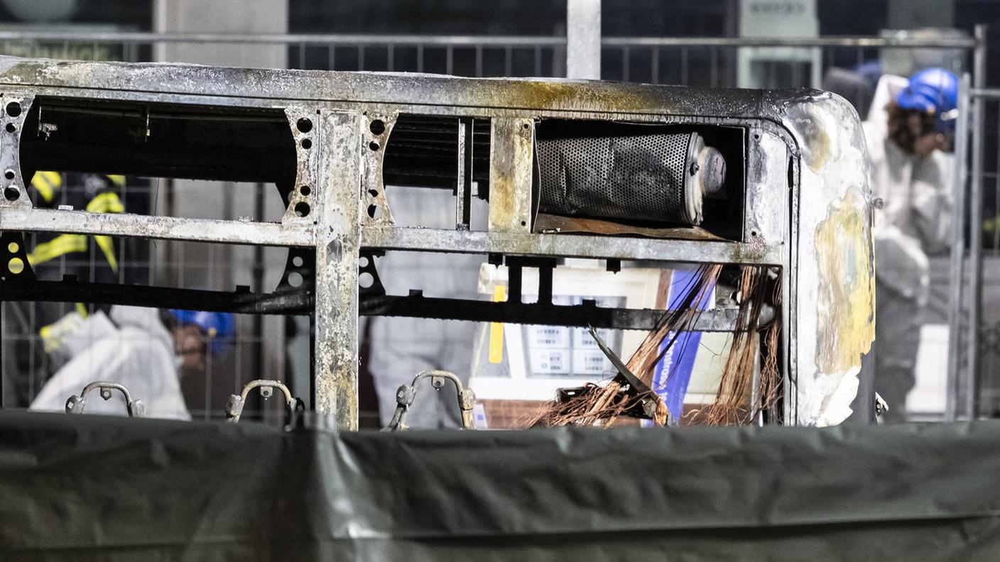 L'autobus distrutto