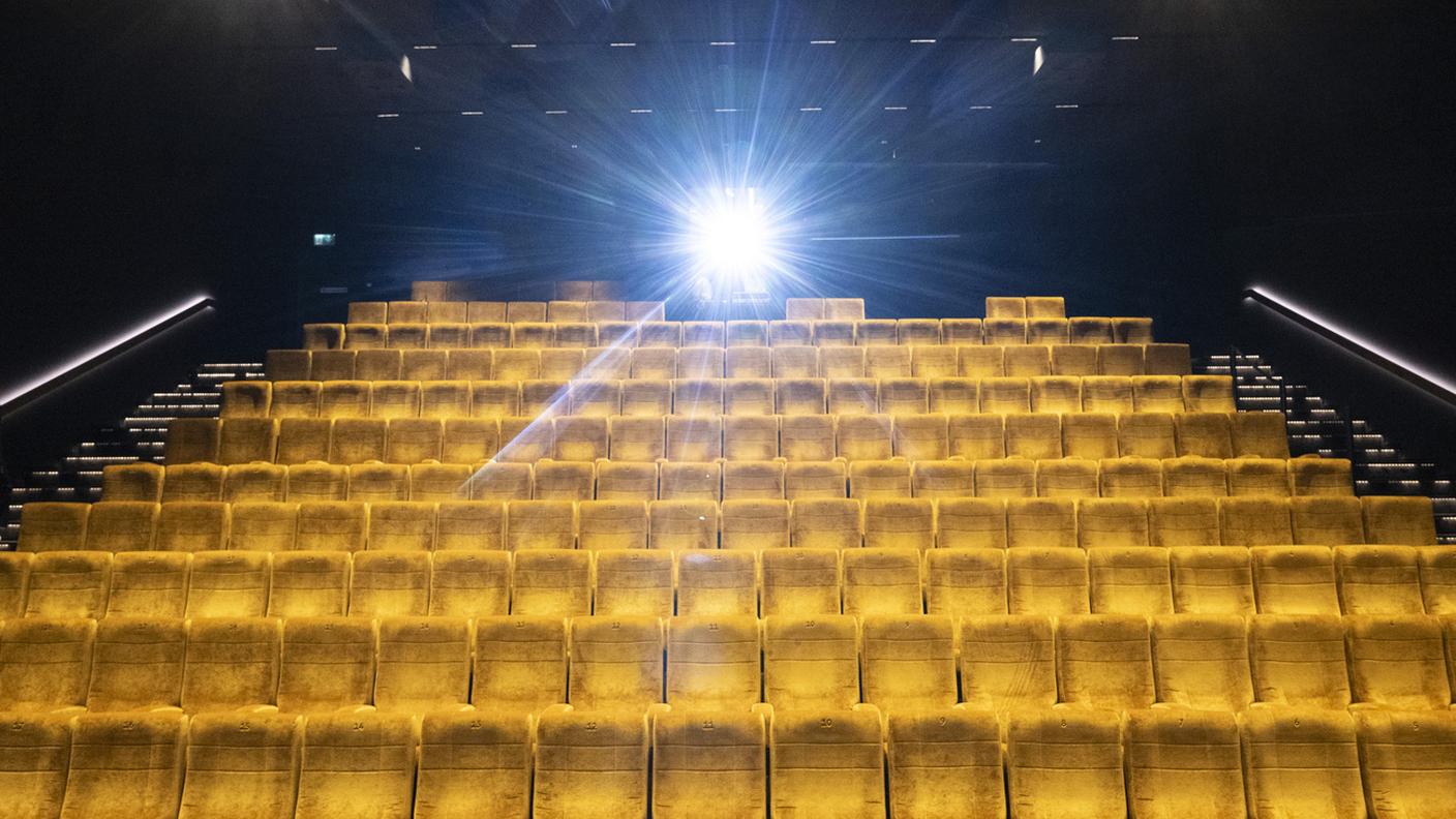 Ma una luce si intravvede in fondo alla sala