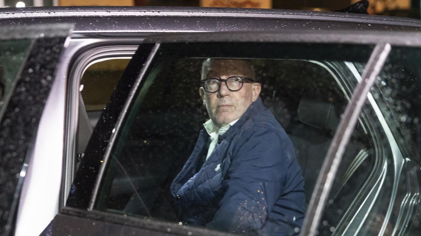 Nicolas Féraud fotografato prima dell'interrogatorio