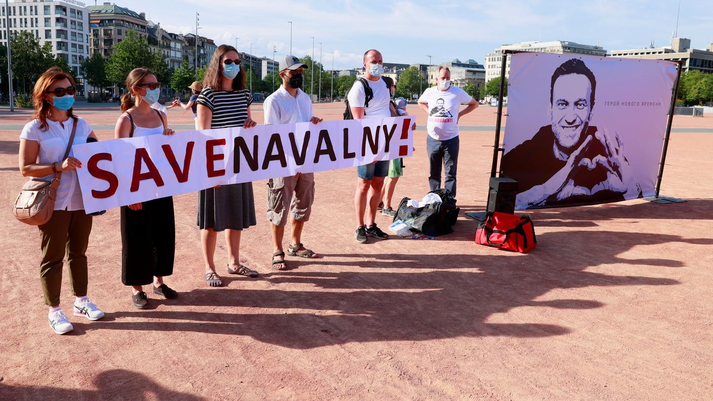 Sostenitori di Navalny in centro a Ginevra