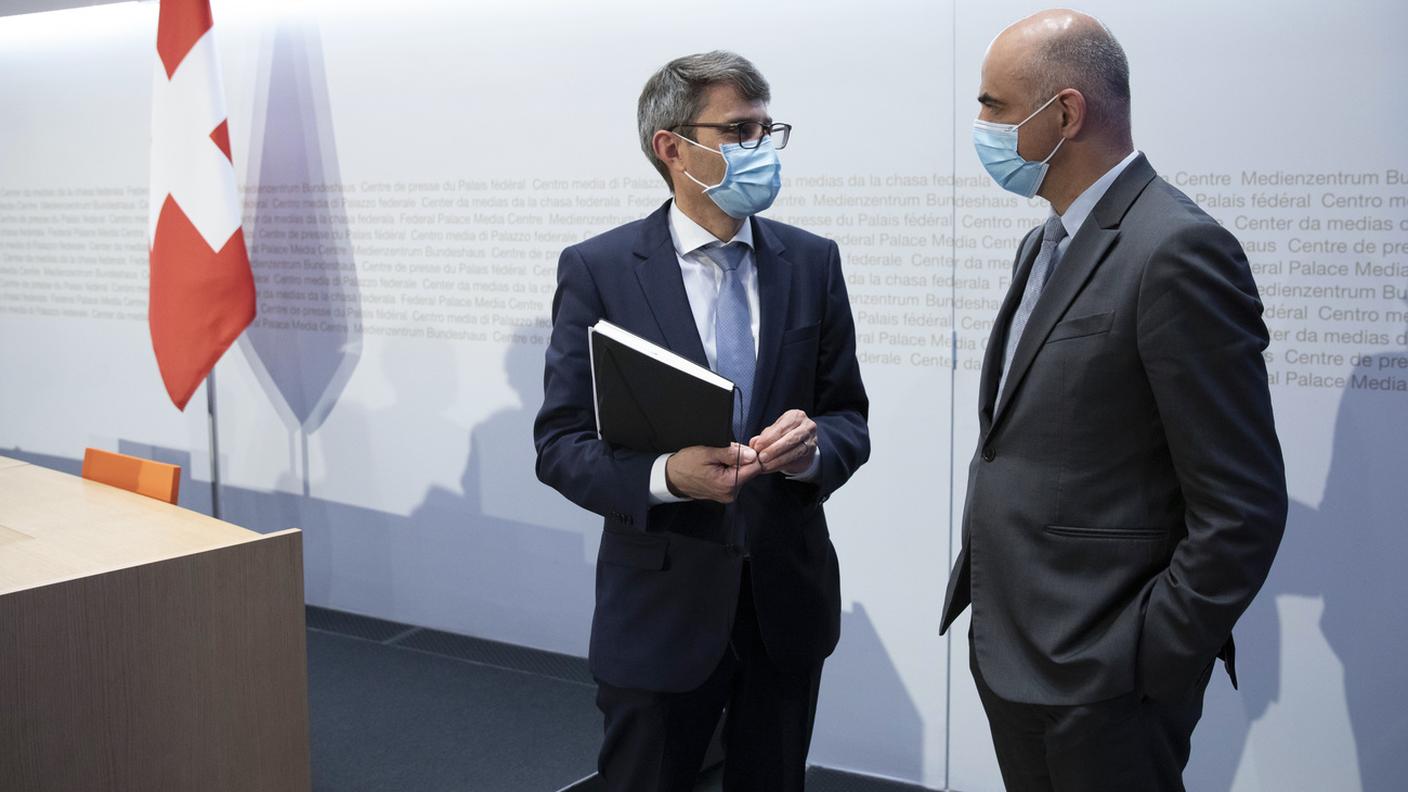 Lukas Engelberger, presidente Conferenza direttori cantonali sanità, e Alain Berset, consigliere federale