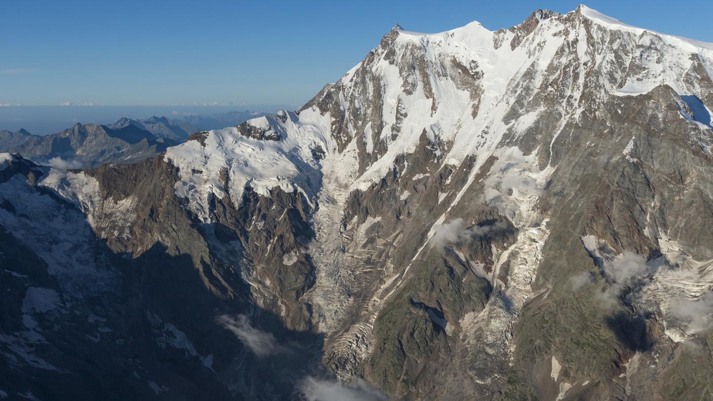 Hanno raggiunto la vetta solo nel pomeriggio, mentre stava iniziando la bufera