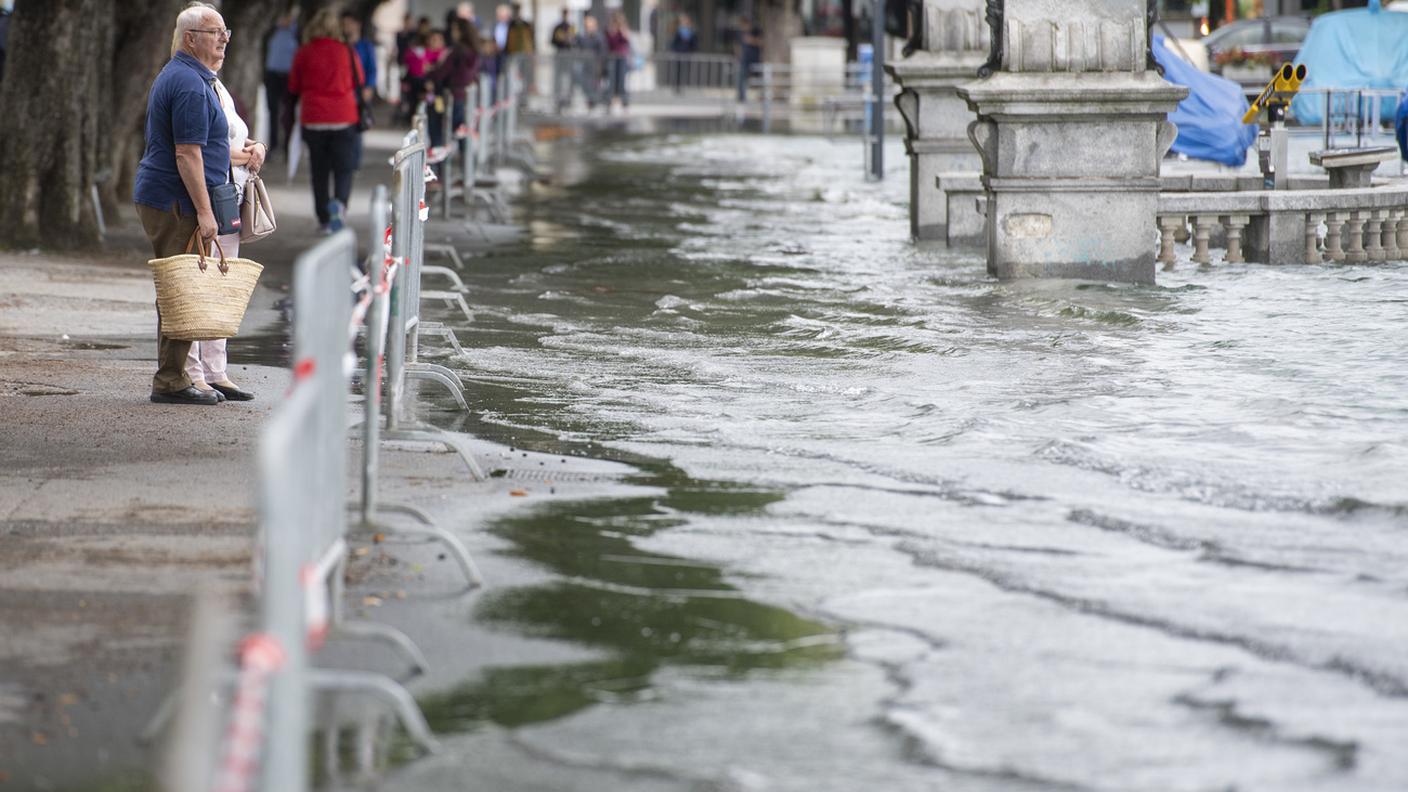 Il lago è uscito dagli argini
