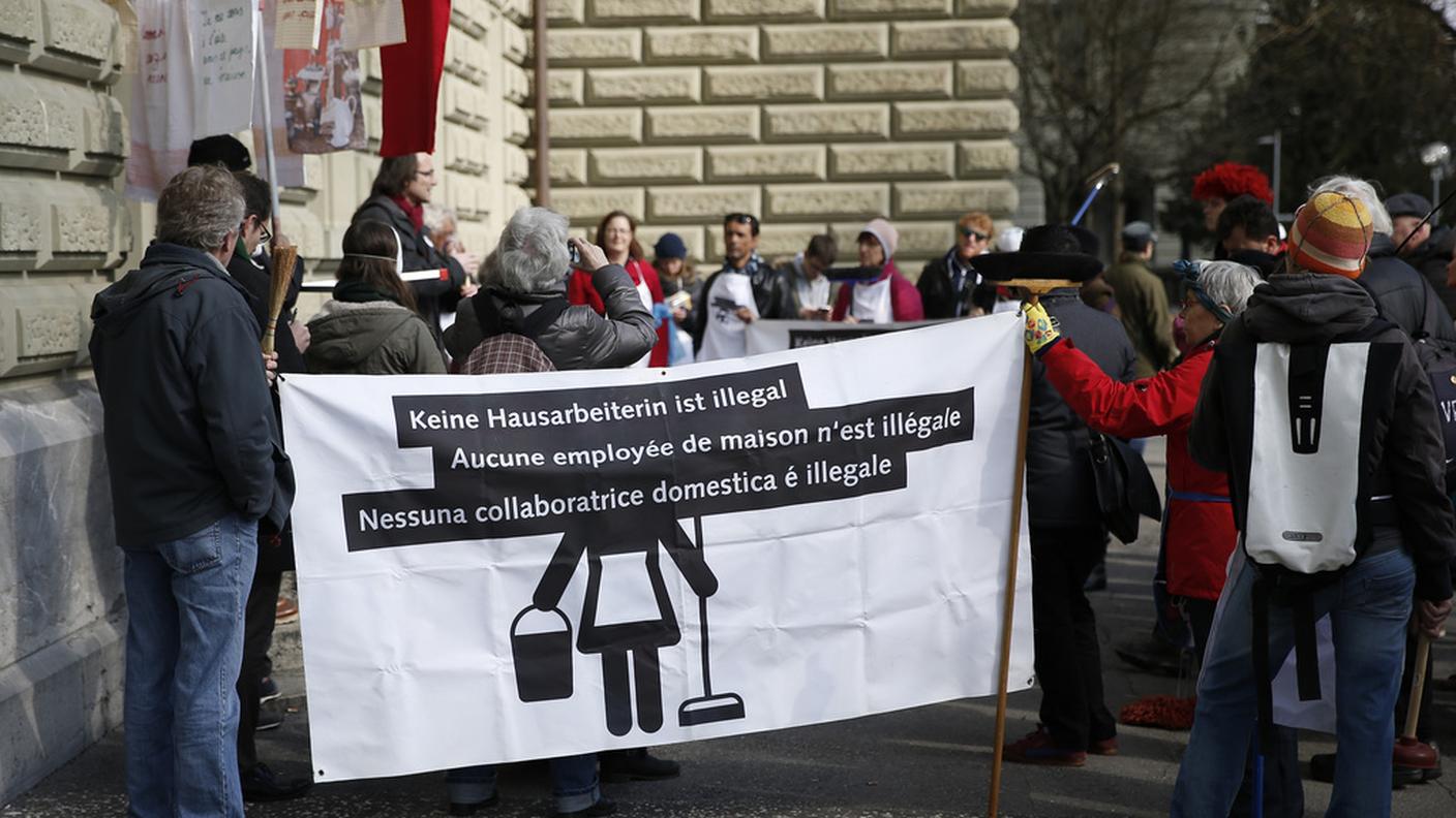 La consegna delle firme alla Cancelleria federale