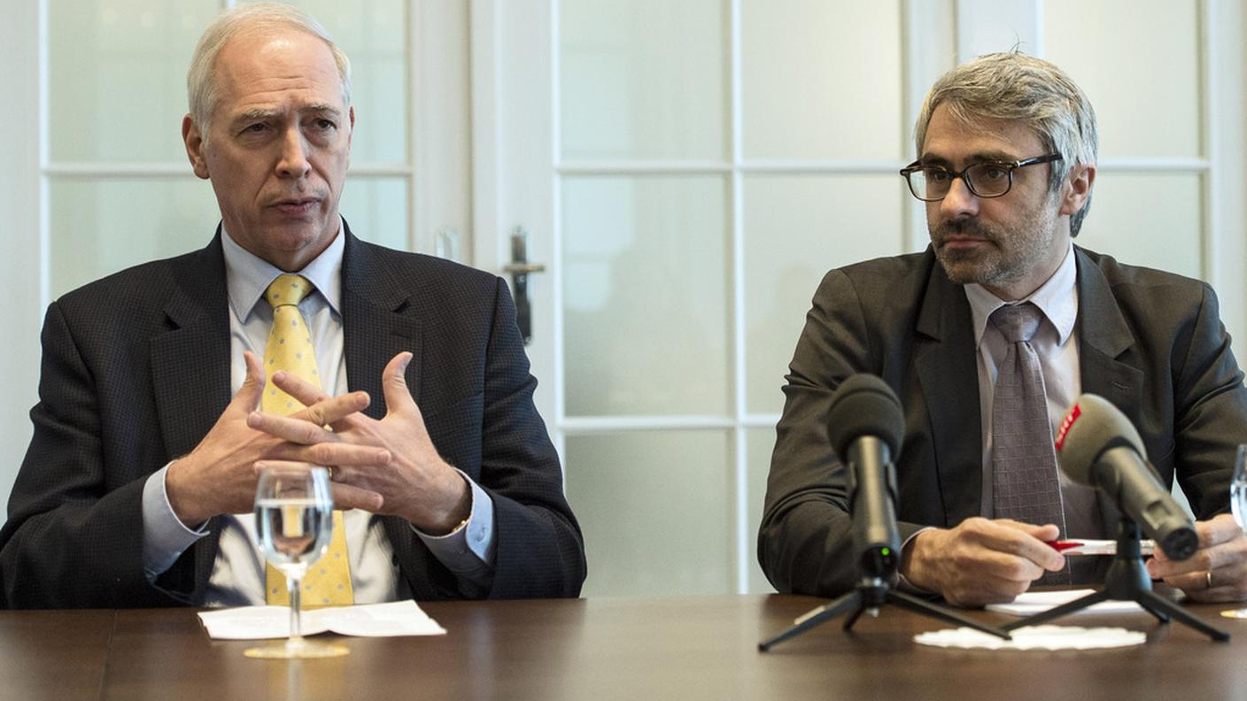 Jacques De Watteville , con il responsabile per le questioni fiscali dell'OCSE Pascal Saint-Amans