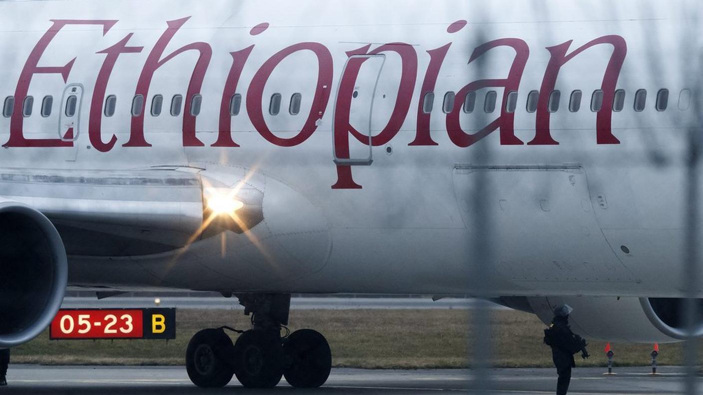 aereo ethiopian dirottato ky 03 140217.JPG