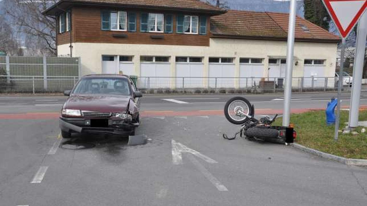 L'auto e la moto coinvolte nell'incidente a Biberist