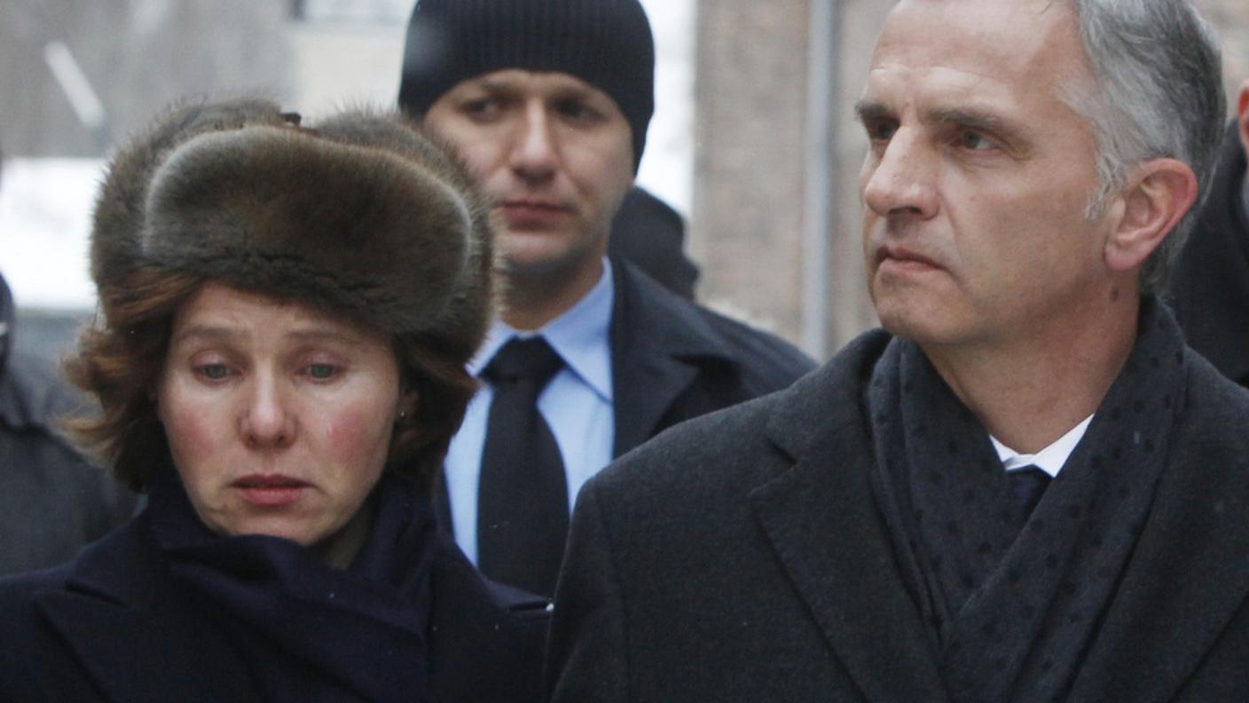 Burkhalter con la moglie Sabine in un'immagine scattata martedì a Auschwitz