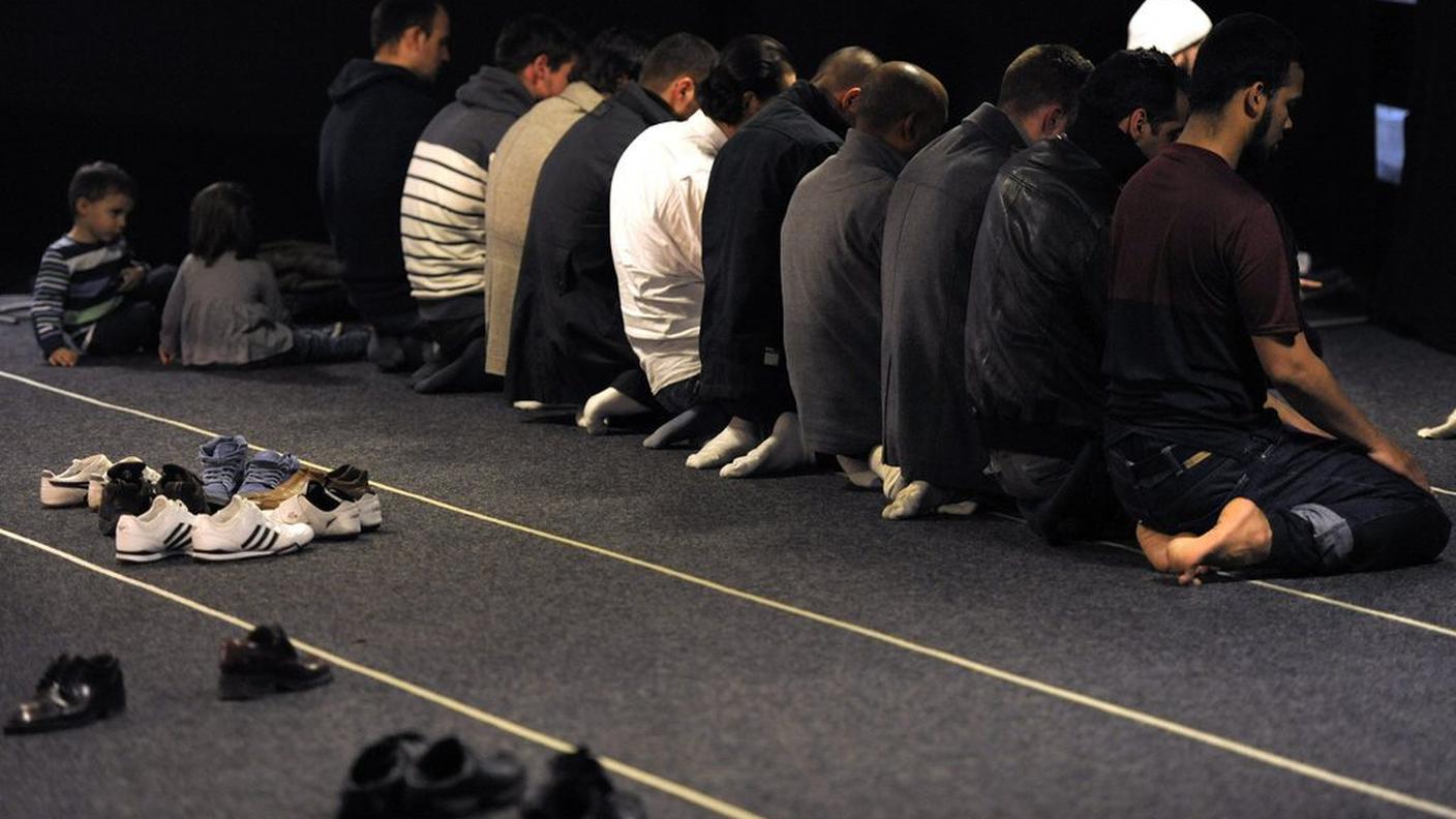 In preghiera: nel 2011 a Bienne durante la conferenza del Consiglio centrale islamico svizzero